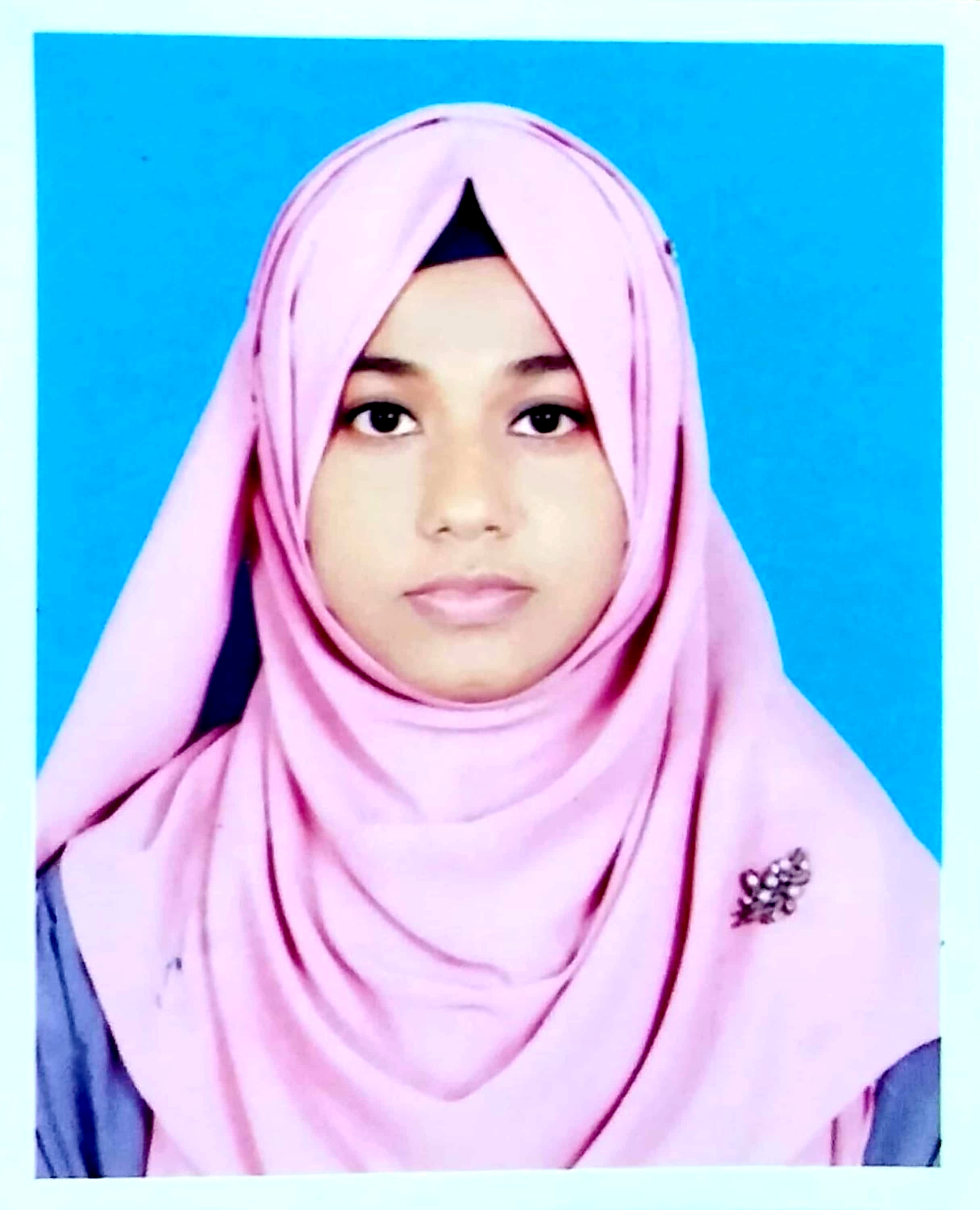 MUNTAHA DINA